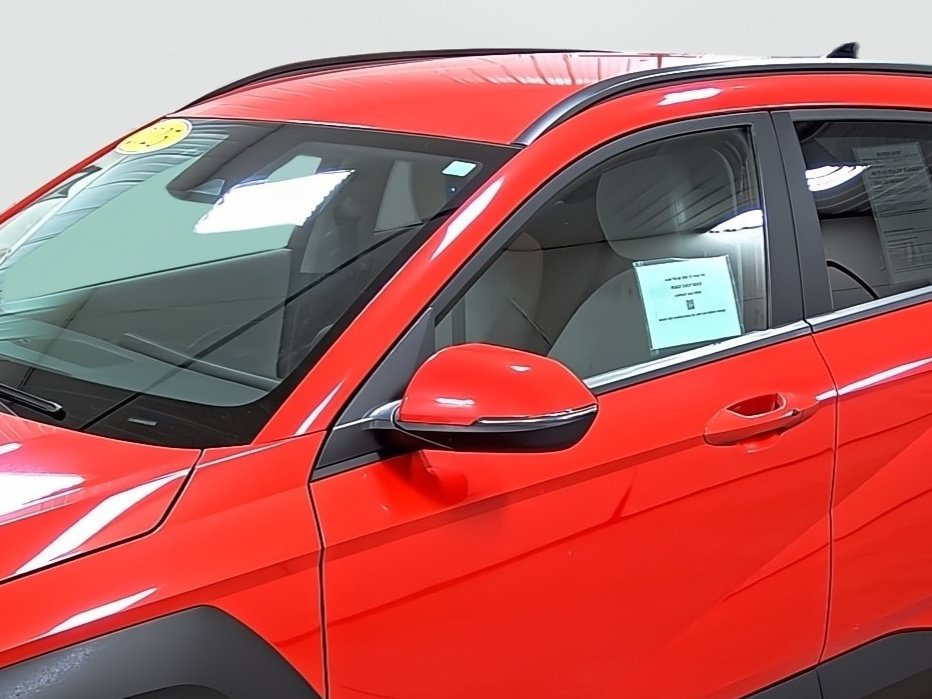 Used 2025 Hyundai Kona SEL AWD/4WD image 8