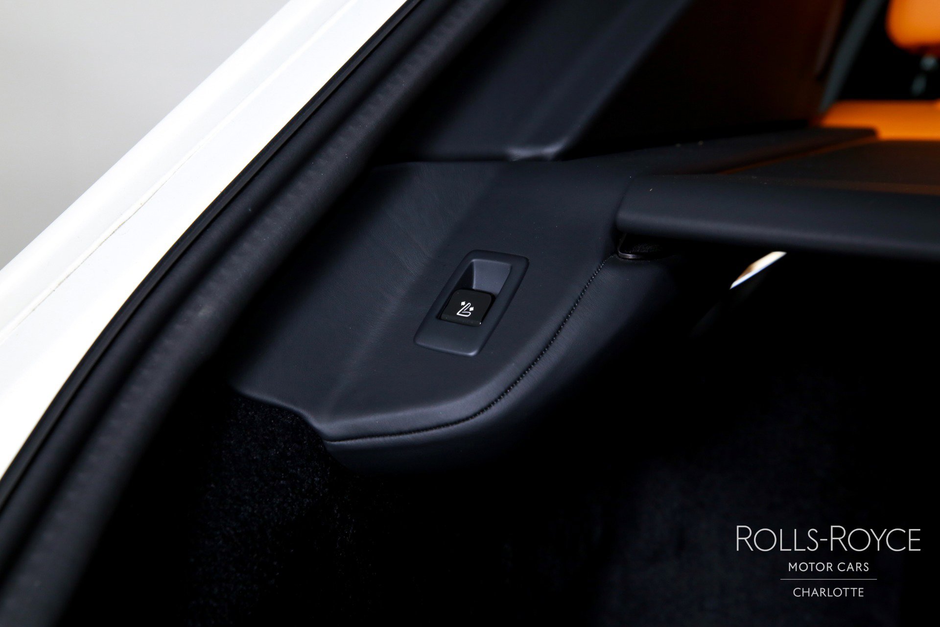 Certified 2025 Rolls-Royce Cullinan image 24