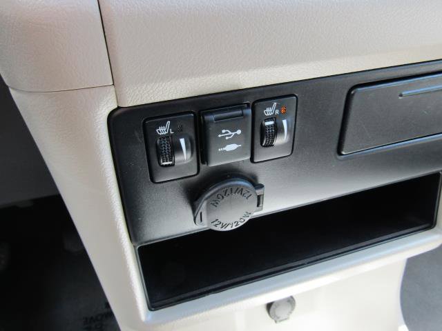 Used 2020 Toyota Sienna XLE image 27