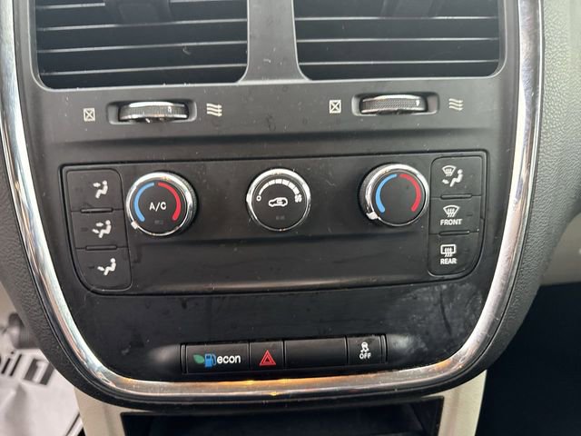 Used 2016 Dodge Grand Caravan SE w/ SE Plus Package image 25