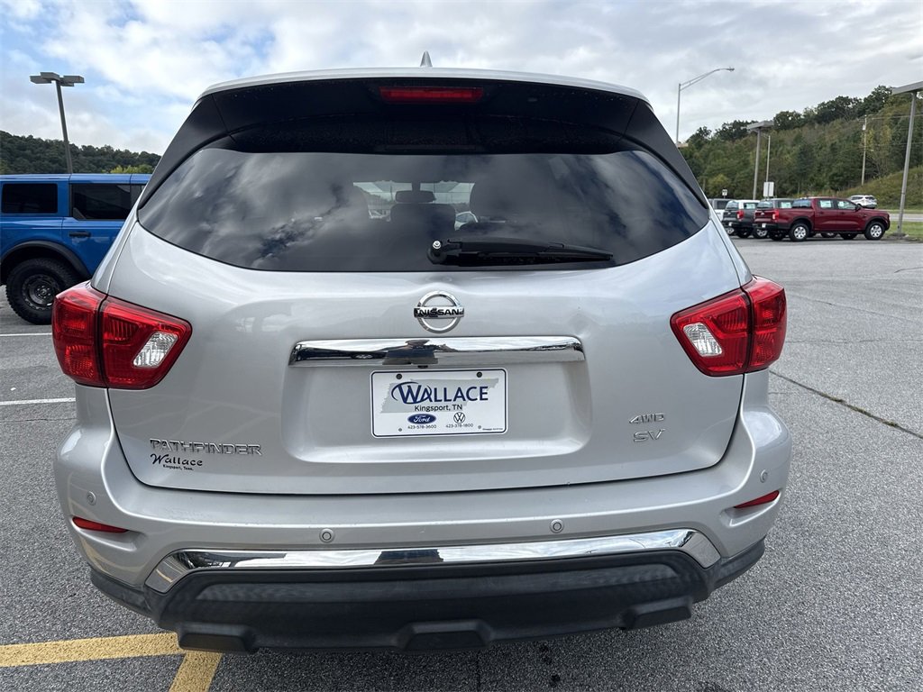 Used 2020 Nissan Pathfinder SV image 5