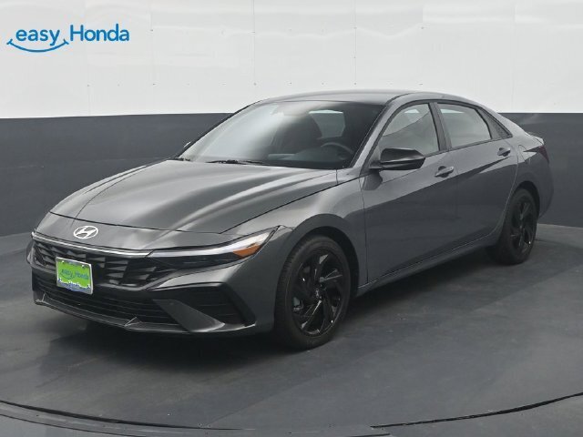 Used 2026 Hyundai Elantra Sport FWD image 3