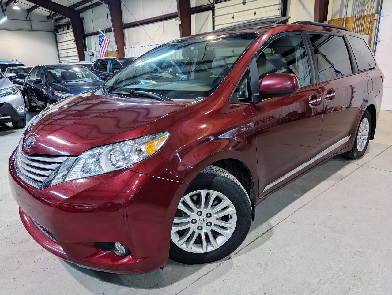 Used 2017 Toyota Sienna XLE Premium image 1