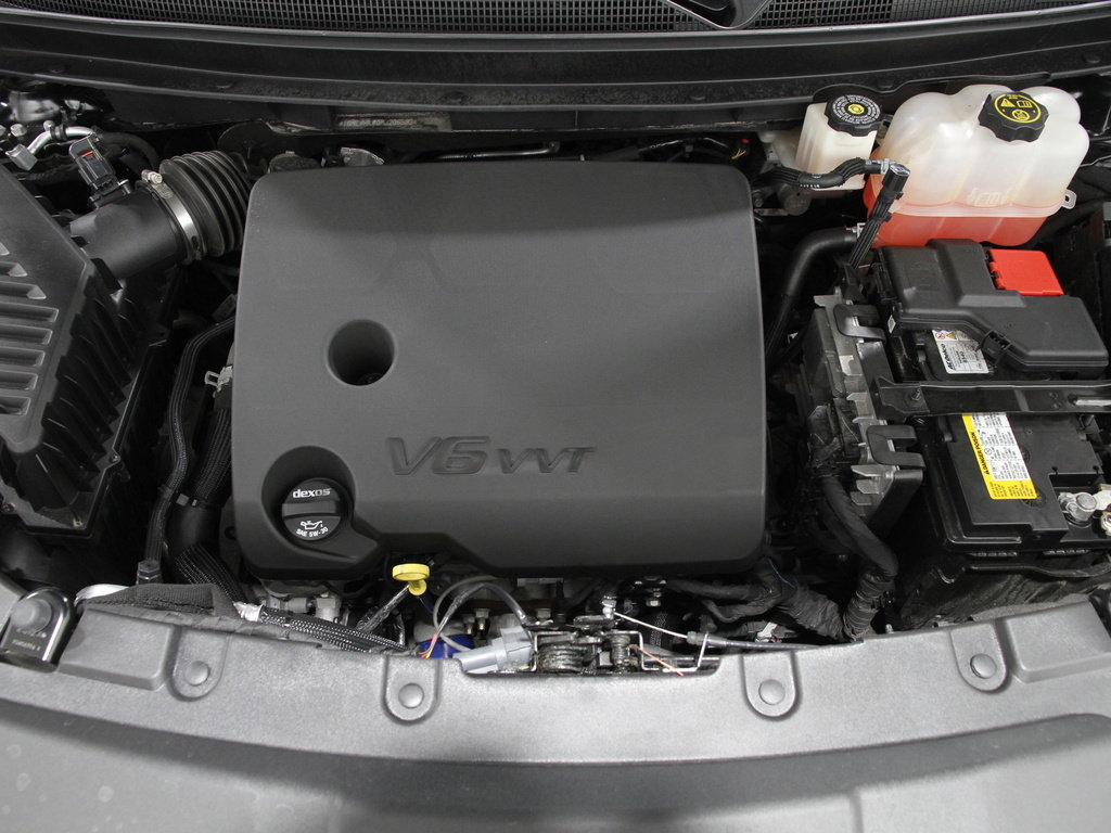 Used 2023 Chevrolet Traverse LT image 23