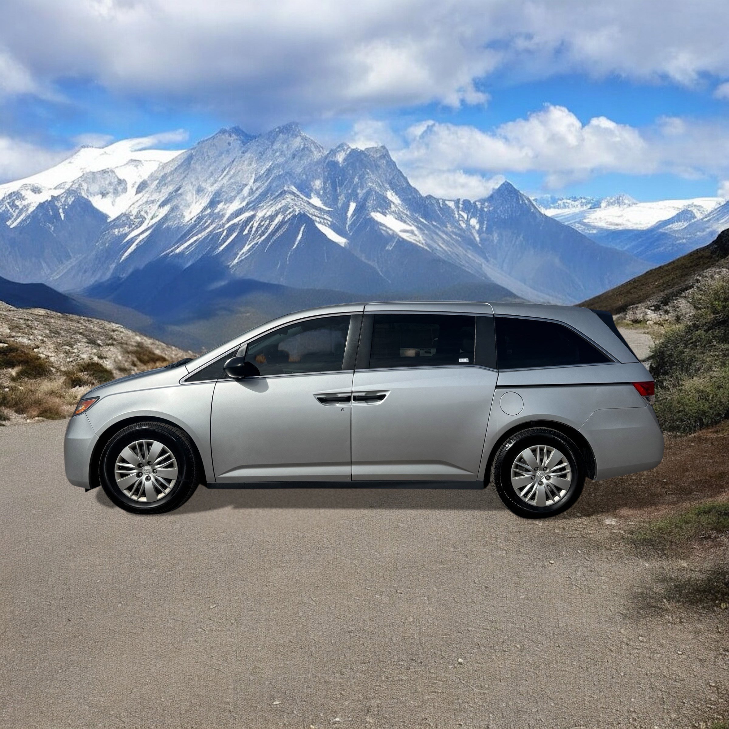 Used 2015 Honda Odyssey LX image 2