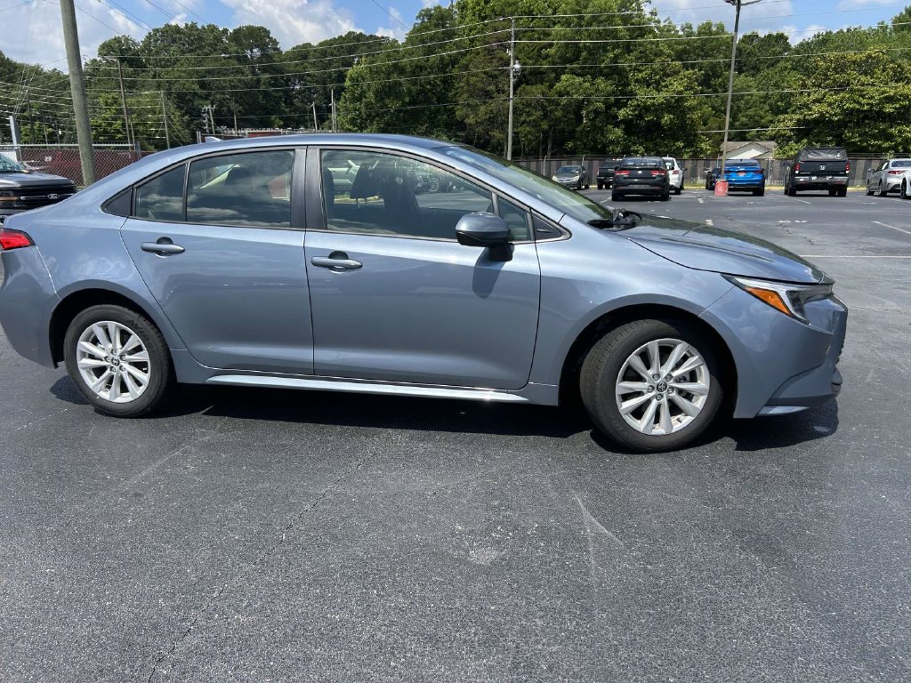 Used 2026 Toyota Corolla LE w/ LE Premium Package FWD image 2