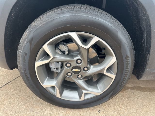 Used 2025 Chevrolet Trax LT image 12