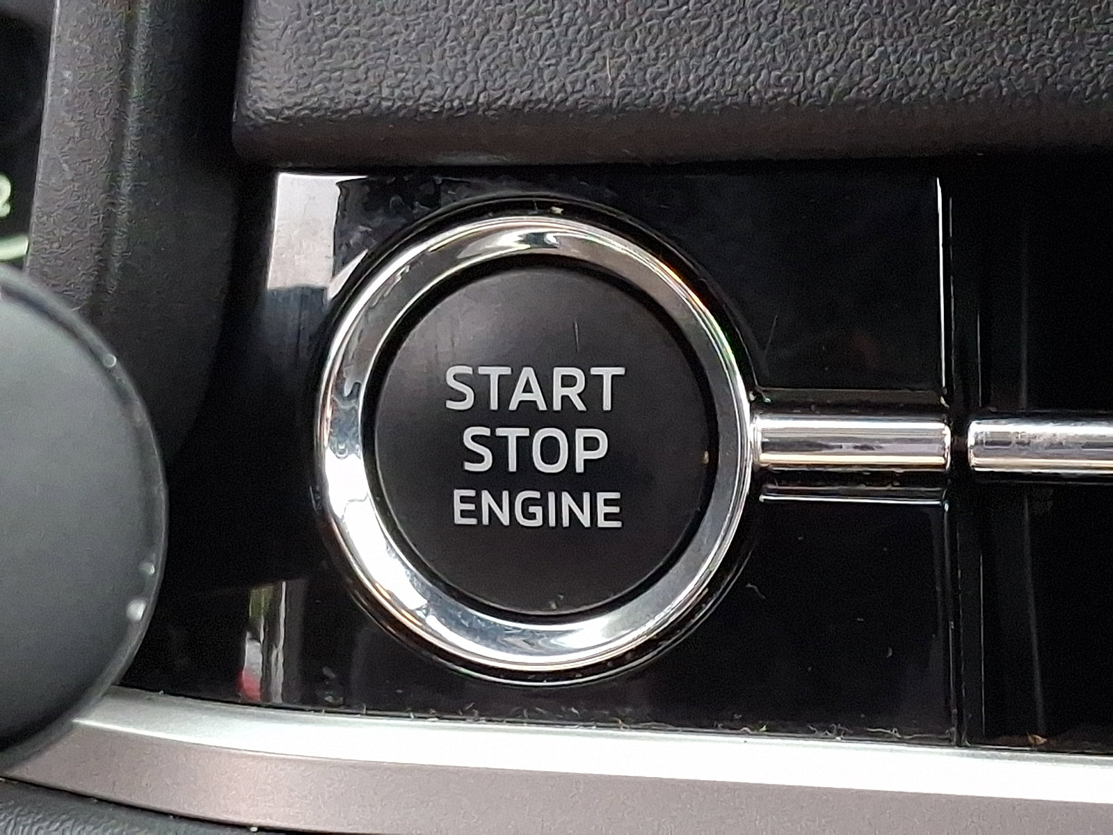 Used 2024 Mitsubishi Outlander SE AWD/4WD image 24