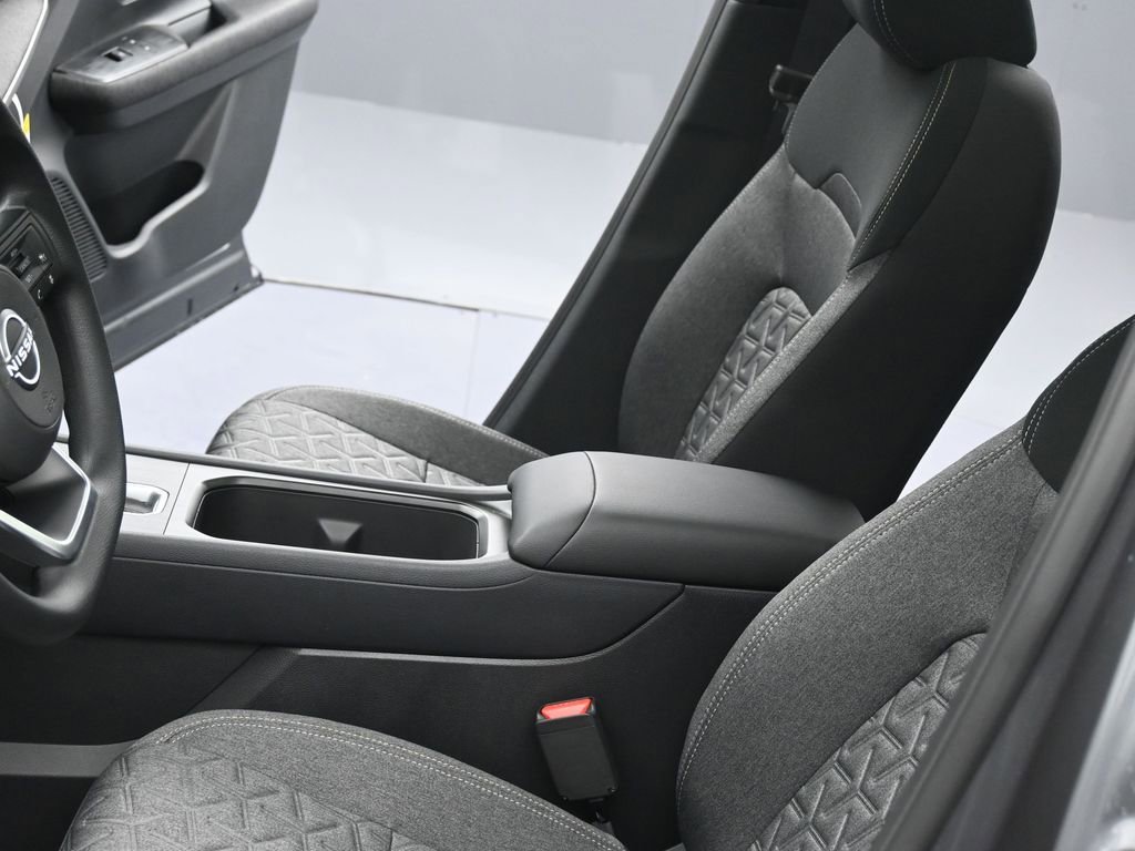 New 2026 Nissan Kicks SV w/ SV Premium Package AWD/4WD image 16