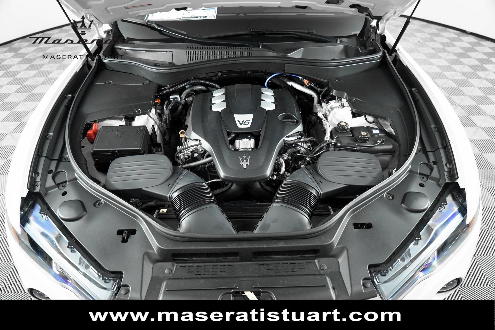 New 2024 Maserati Levante GT Ultima AWD/4WD image 38