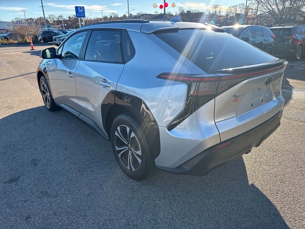 Used 2023 Toyota bZ4X XLE image 5