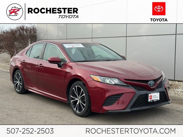 Certified 2018 Toyota Camry SE image 1