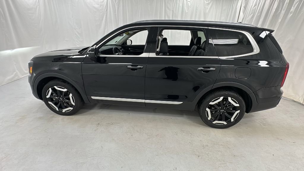 Used 2025 Kia Telluride S image 6