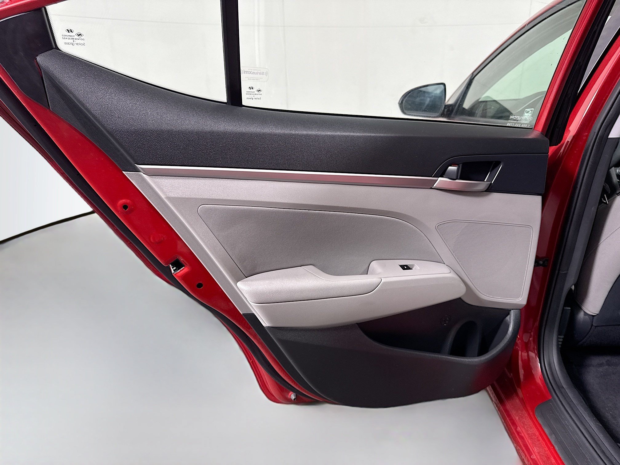 Used 2020 Hyundai Elantra SEL FWD image 25