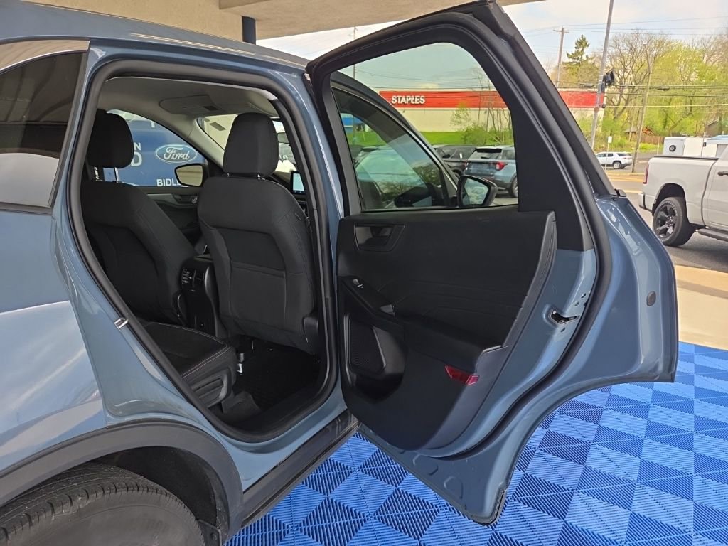 Used 2024 Ford Escape Active AWD/4WD image 30