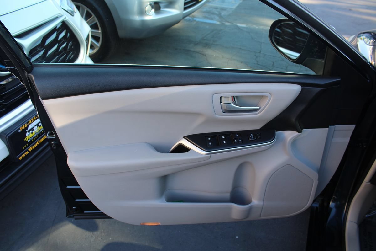 Used 2015 Toyota Camry LE FWD image 14