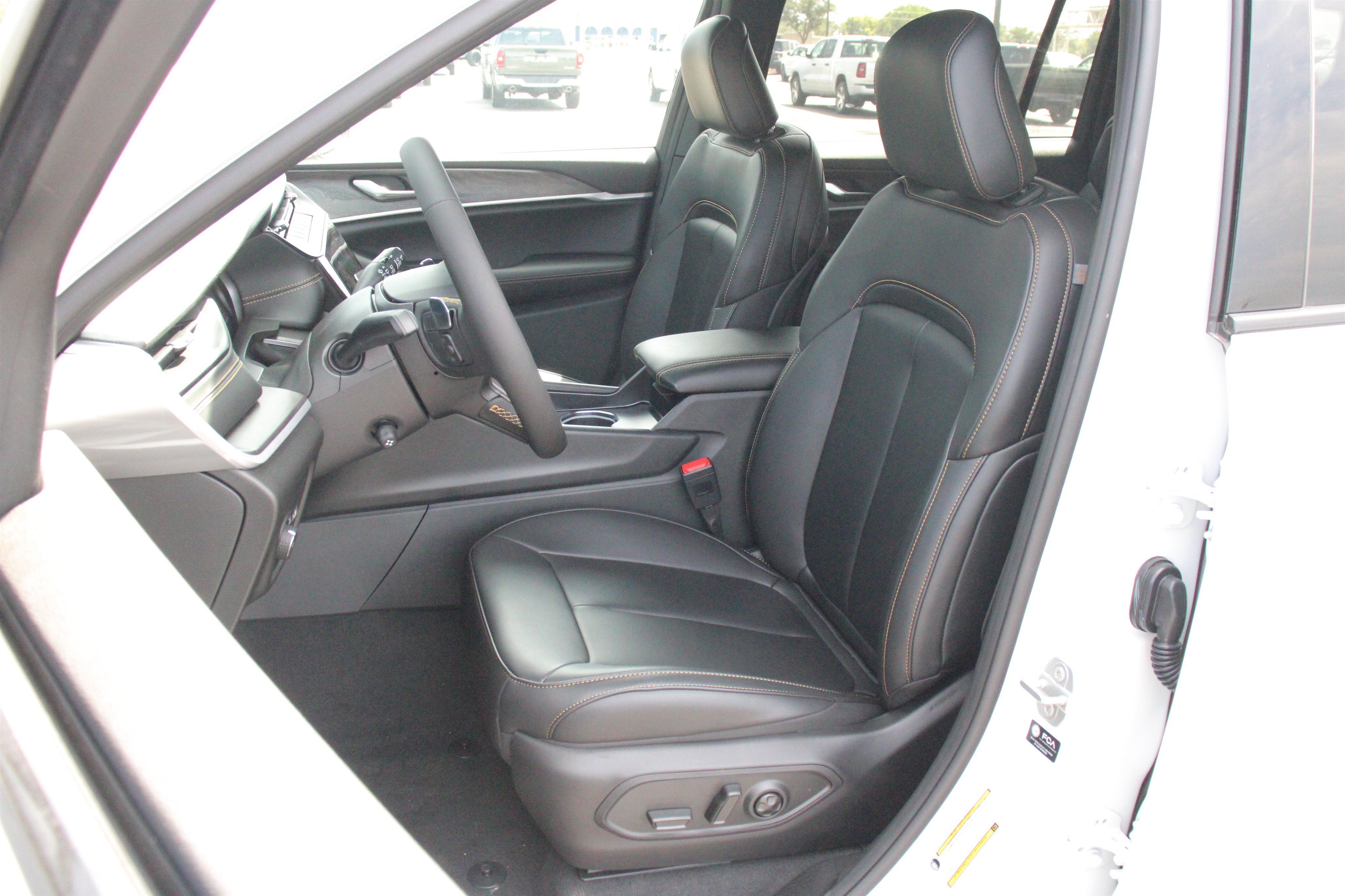 New 2026 Jeep Grand Cherokee L Limited AWD/4WD image 5