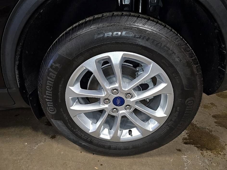 Used 2022 Ford Escape SE w/ Cold Weather Package image 39