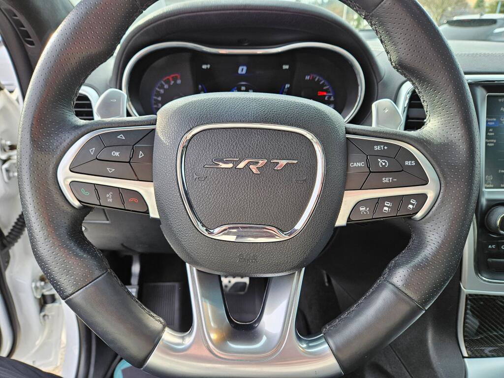 Used 2015 Jeep Grand Cherokee SRT w/ Luxury Group II image 27
