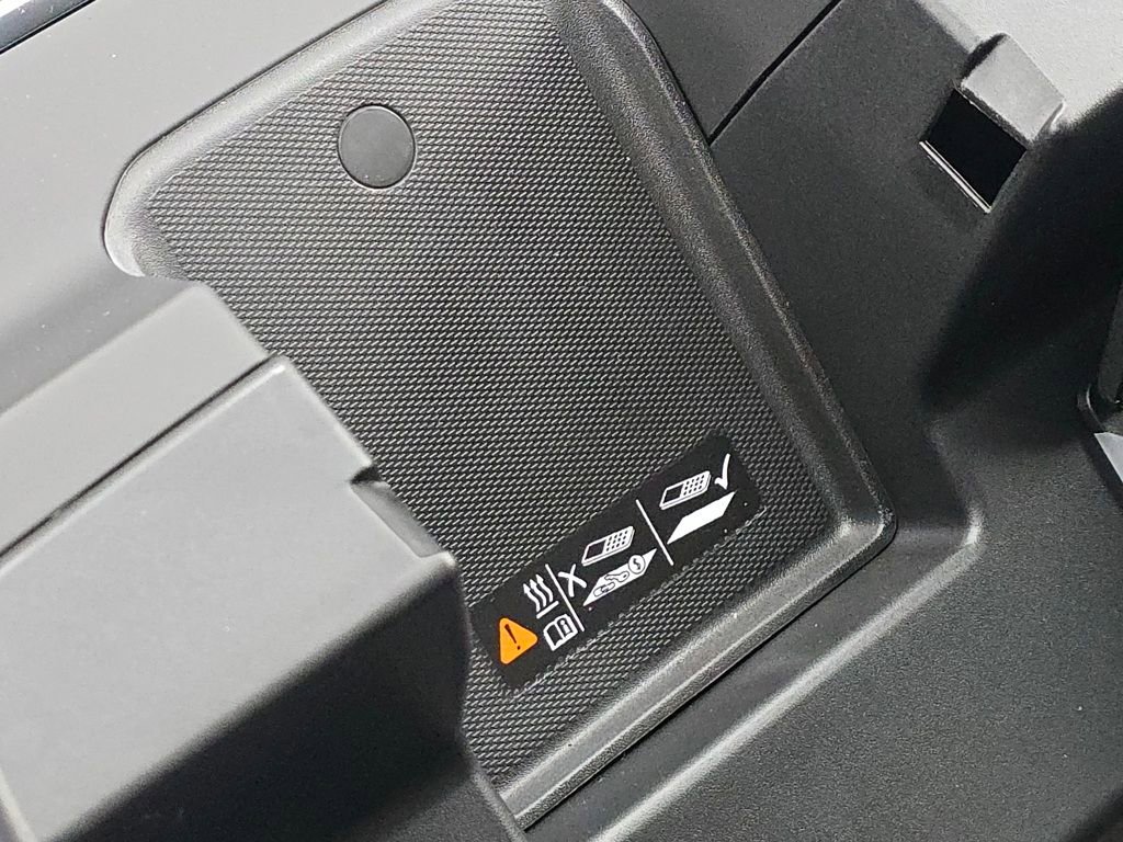 New 2025 GMC Sierra 2500 SLT w/ SLT Premium Package image 9