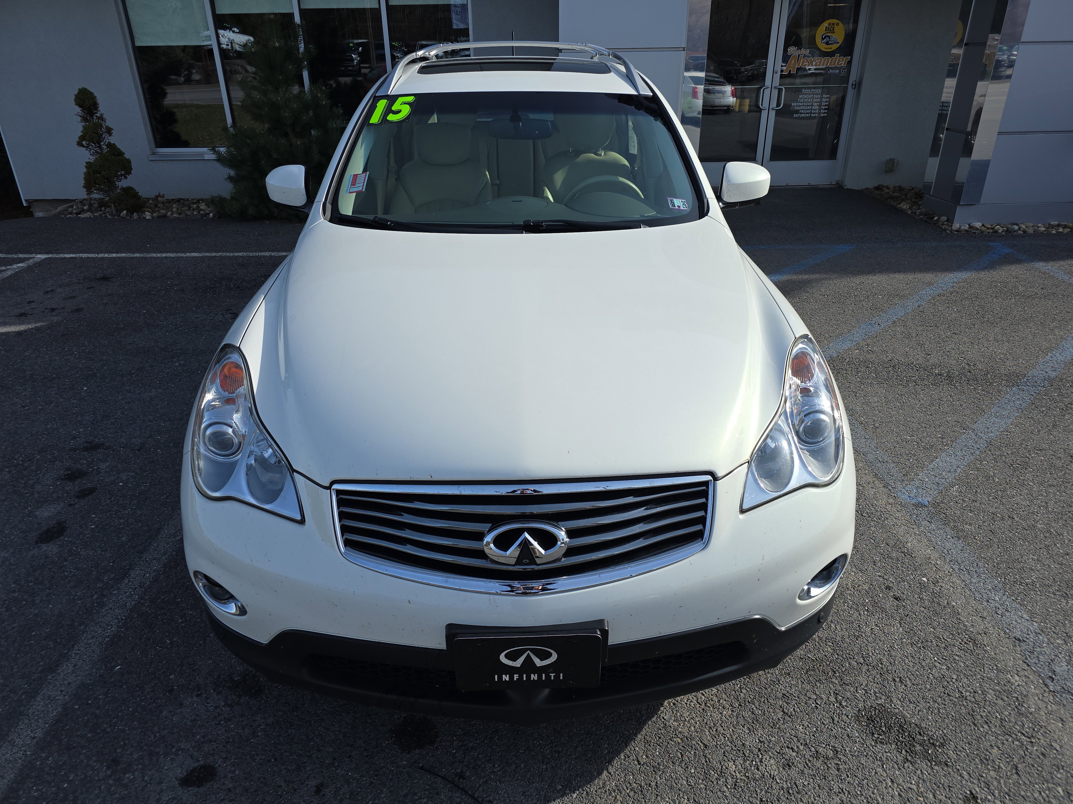 Used 2015 INFINITI QX50 Journey w/ Premium Package image 9