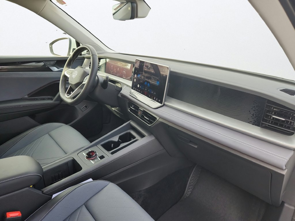 Certified 2026 Volkswagen Tiguan SE AWD/4WD image 23
