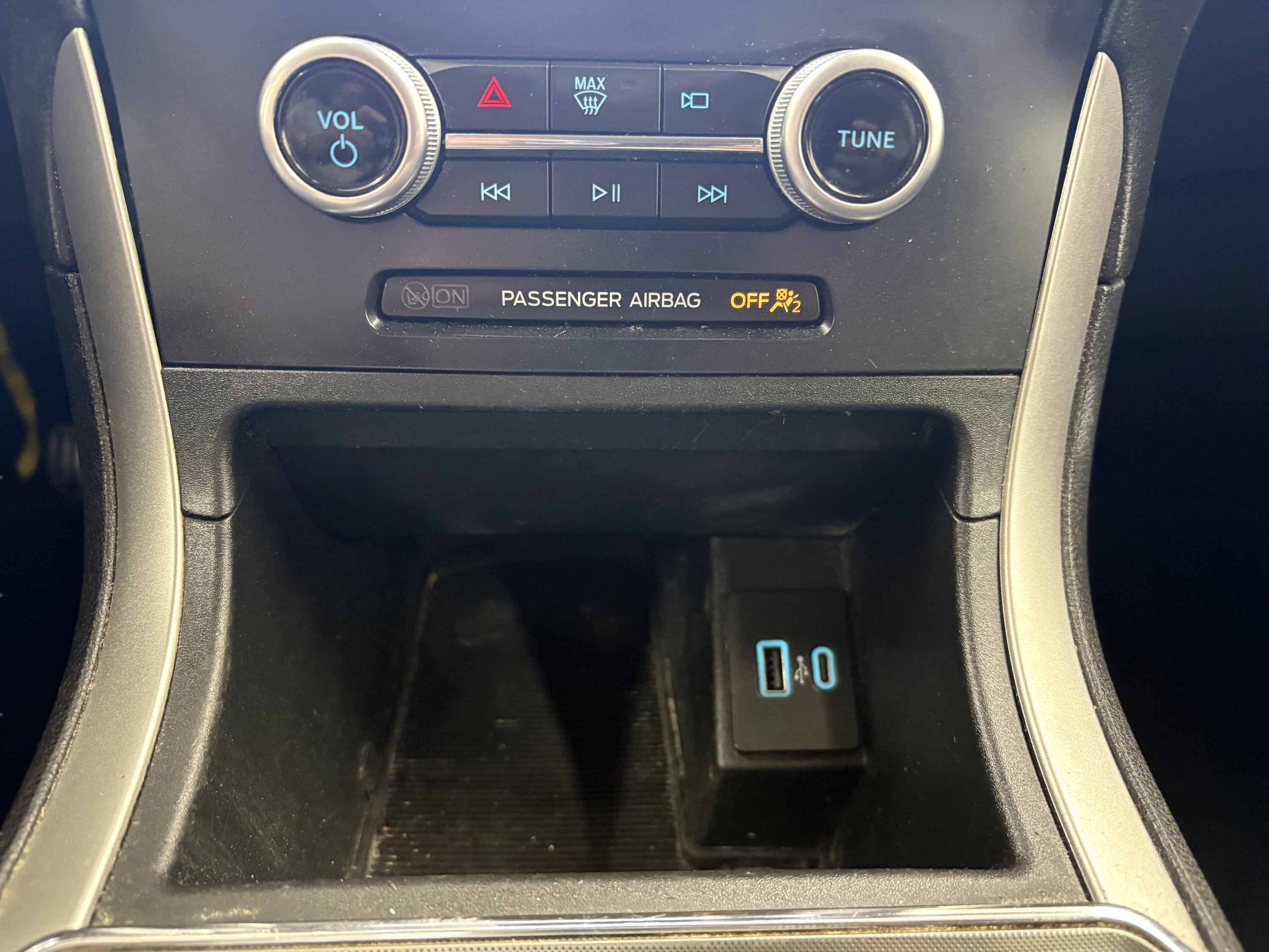 Used 2022 Ford Edge SEL AWD/4WD image 17