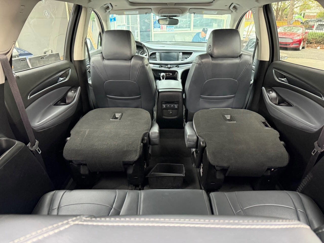 Used 2020 Buick Enclave Essence image 8