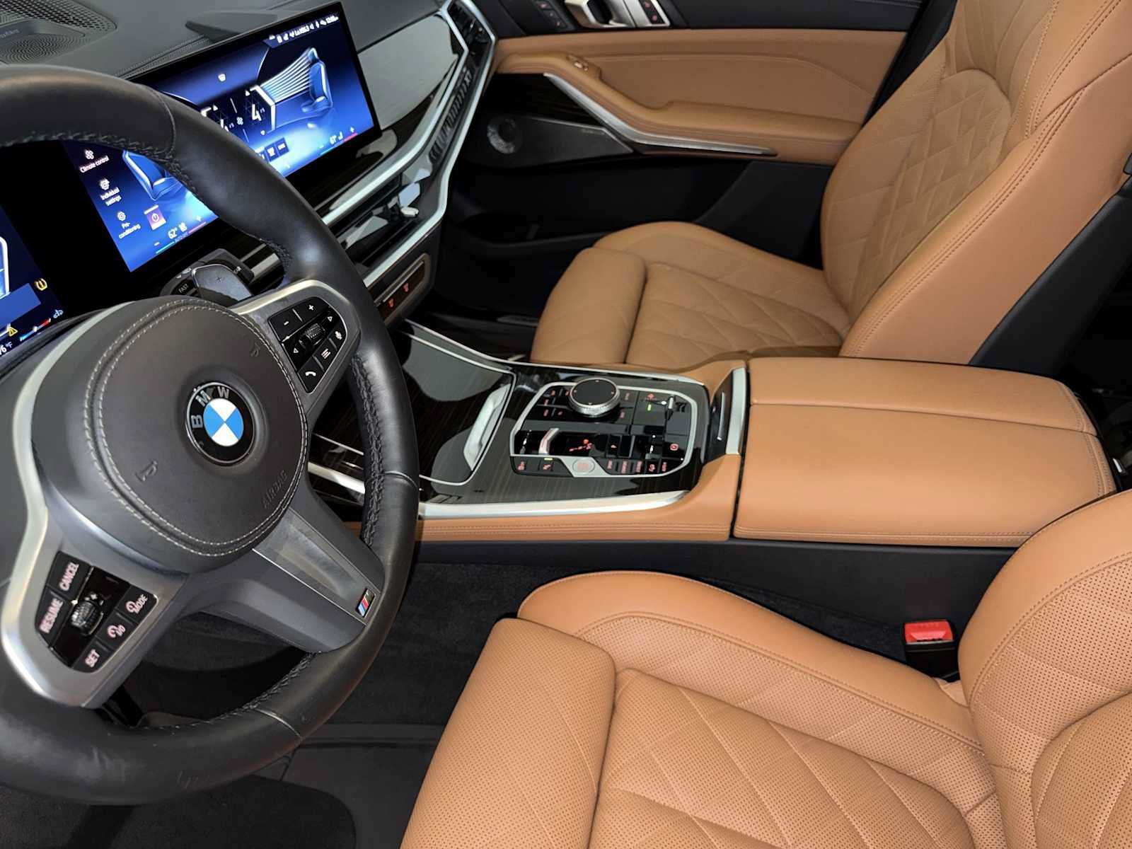 Used 2024 BMW X7 xDrive40i w/ M Sport Package AWD/4WD image 19