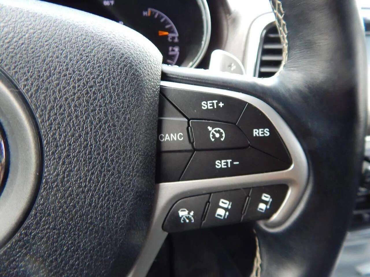 Used 2016 Jeep Grand Cherokee Overland w/ Advanced Technology Group image 24