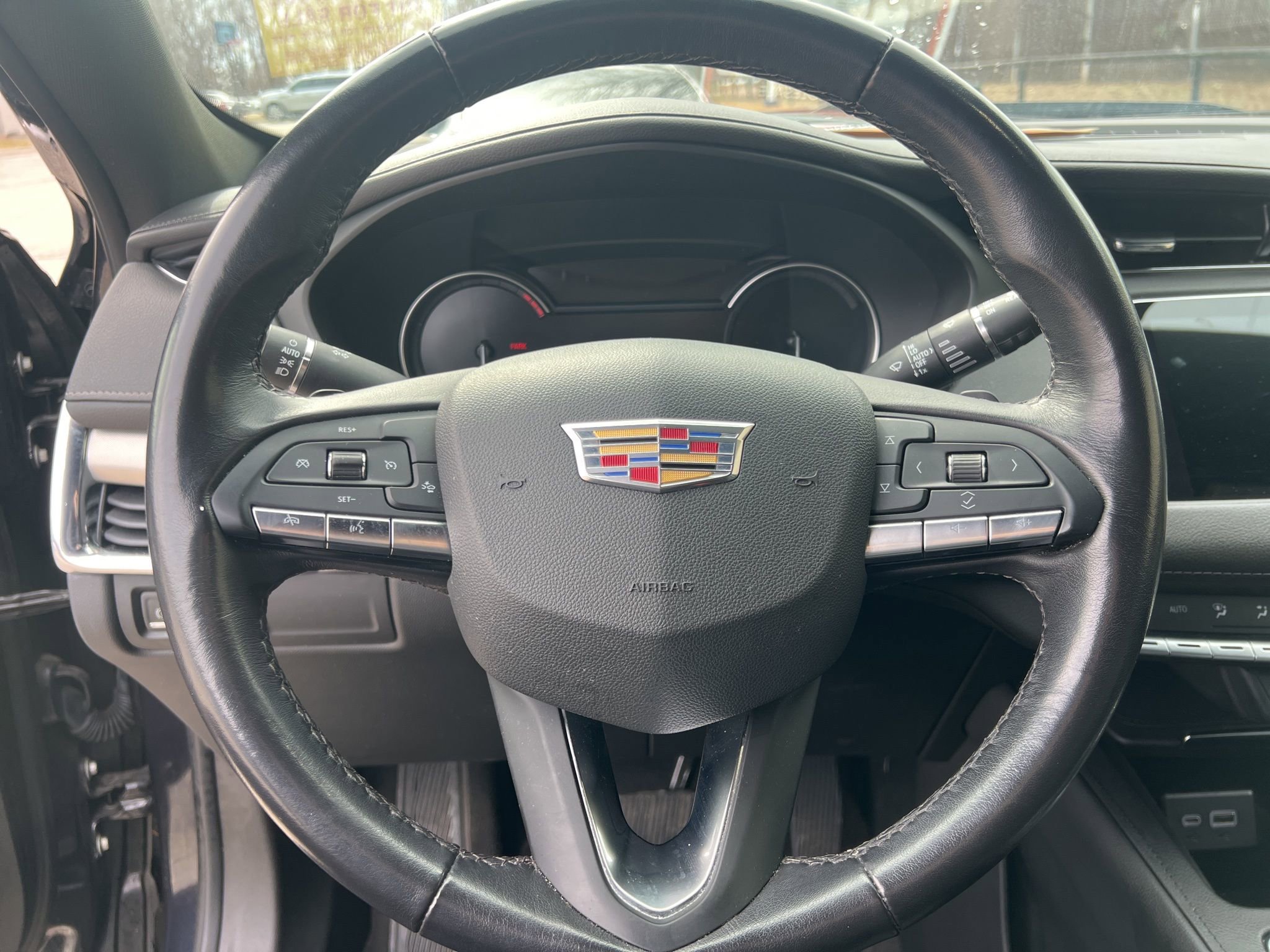 Used 2023 Cadillac XT4 Premium Luxury image 17