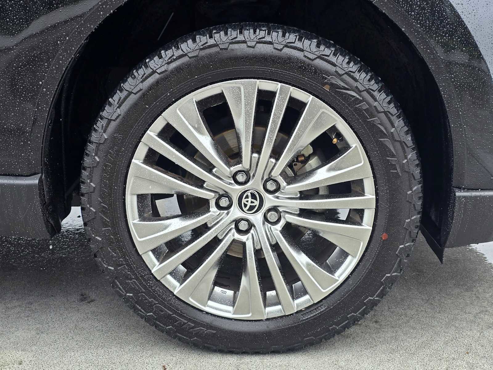 Certified 2023 Toyota Venza Limited AWD/4WD image 9