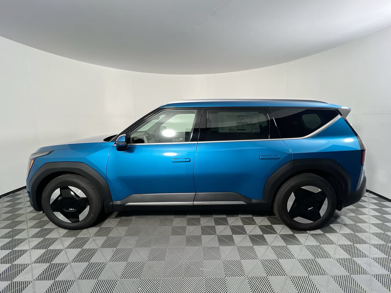 New 2026 Kia EV9 Wind AWD/4WD image 8