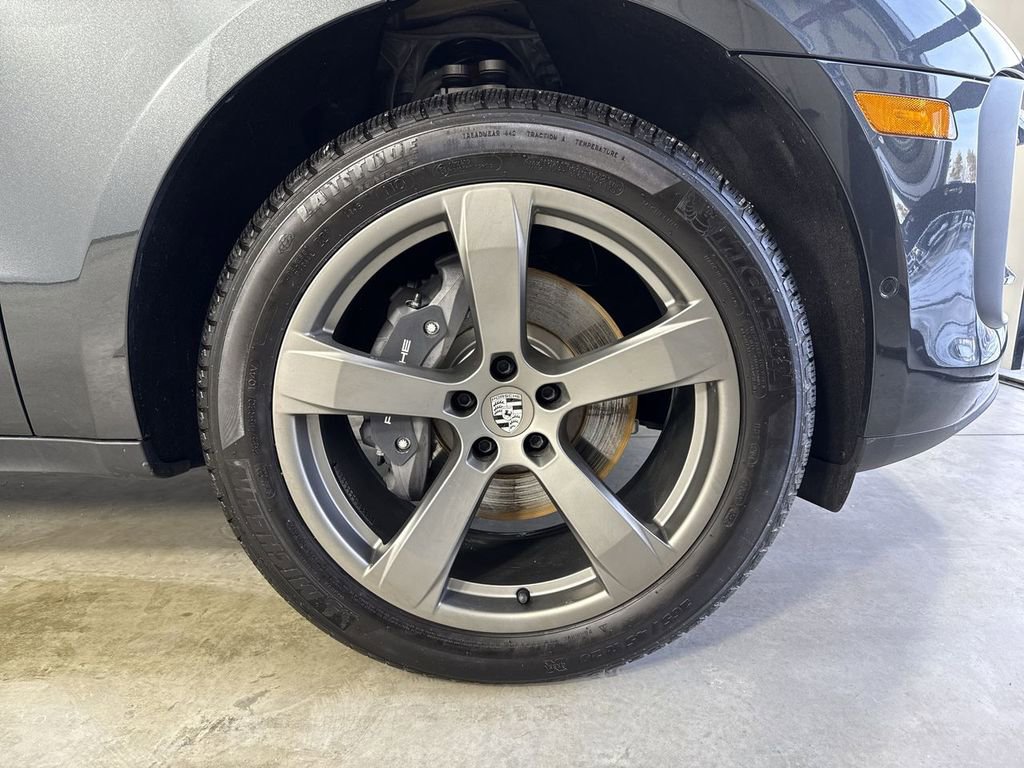 Certified 2025 Porsche Macan image 15