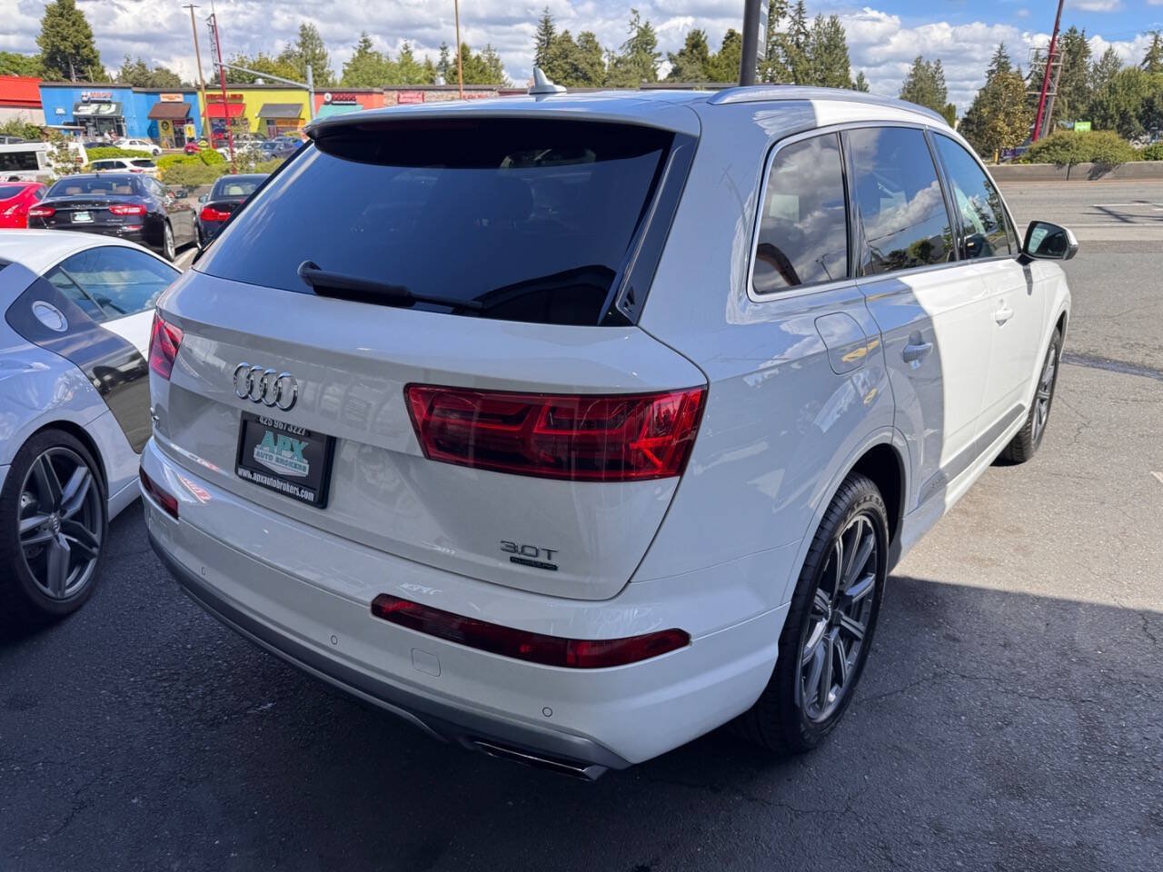 Used 2017 Audi Q7 3.0T Premium Plus AWD/4WD image 9
