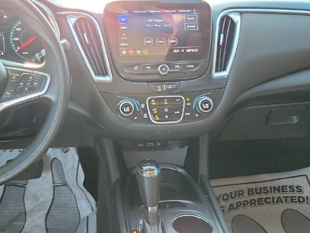 Used 2020 Chevrolet Malibu LT FWD image 28