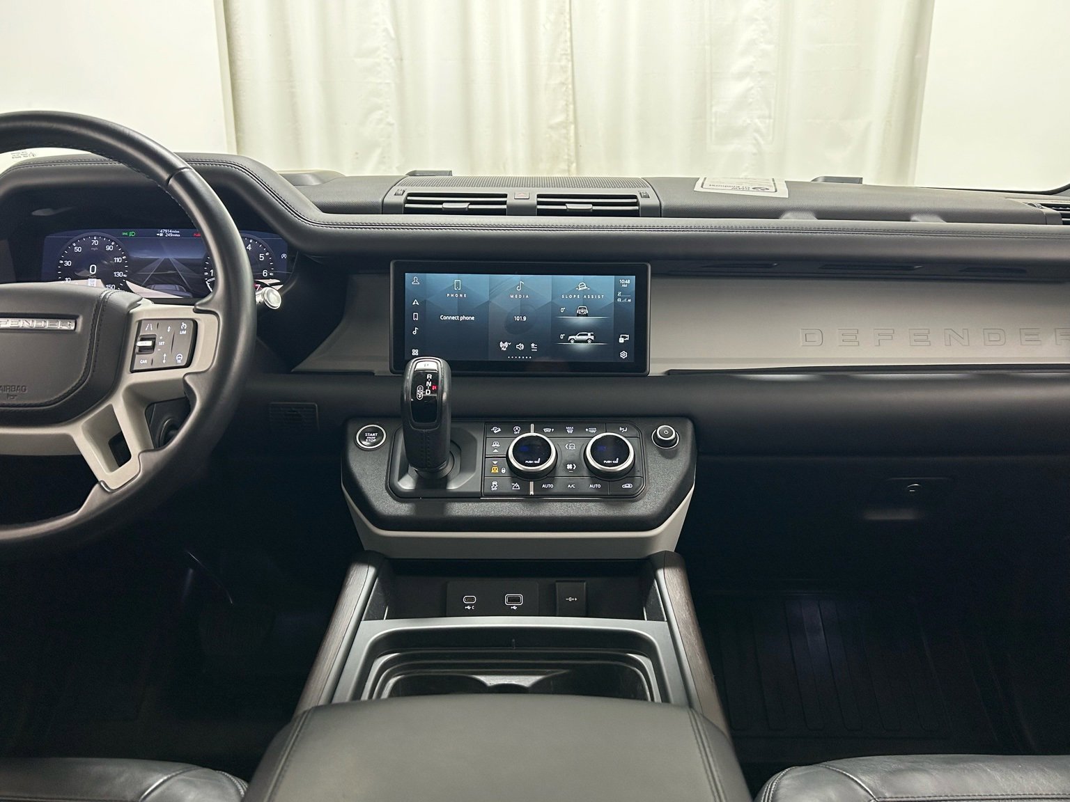 Used 2020 Land Rover Defender 110 HSE image 9