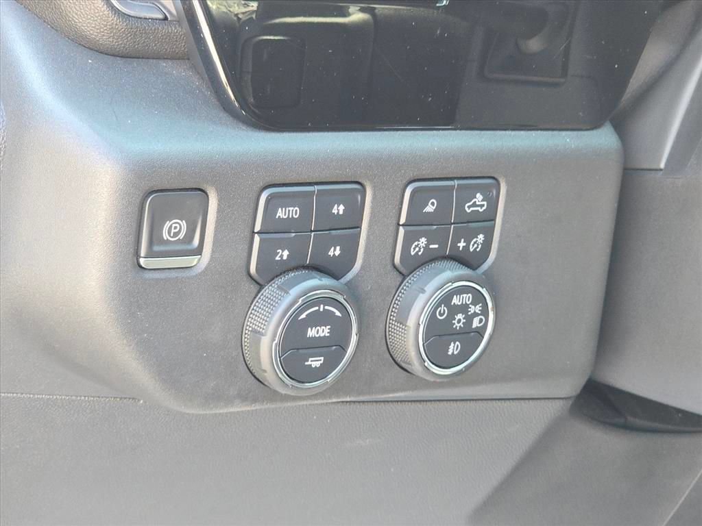 Used 2023 Chevrolet Silverado 1500 High Country w/ Z71 Off-Road Package AWD/4WD image 7