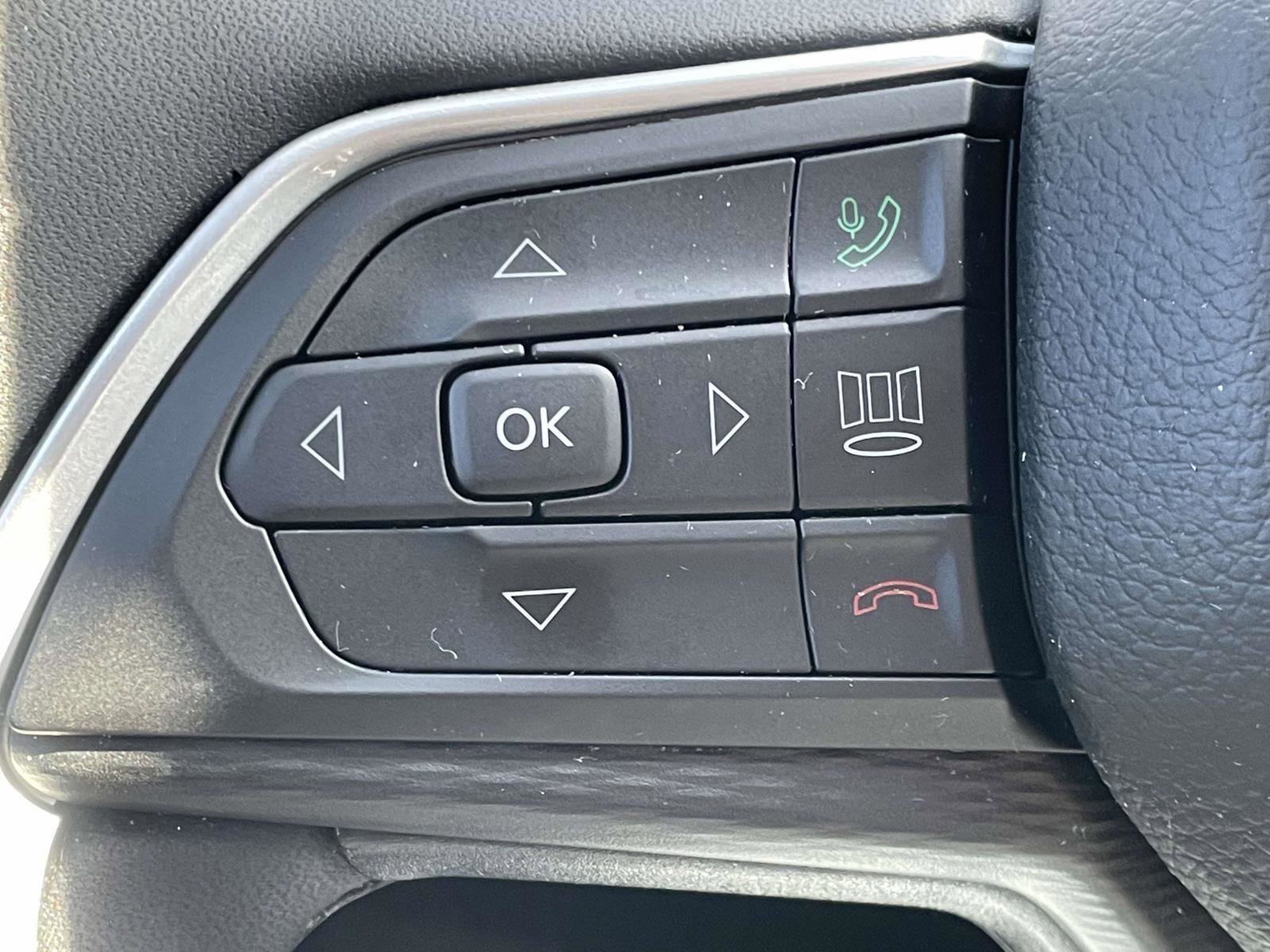 Certified 2023 Jeep Grand Cherokee Altitude image 13