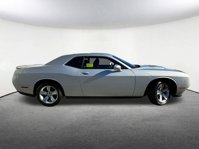 Used 2022 Dodge Challenger SXT image 14