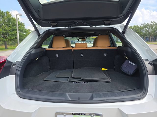 Used 2025 Lexus UX 300h FWD w/ Accessory Package (Z1) image 15