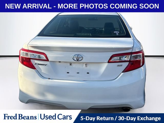 Used 2014 Toyota Camry L image 4