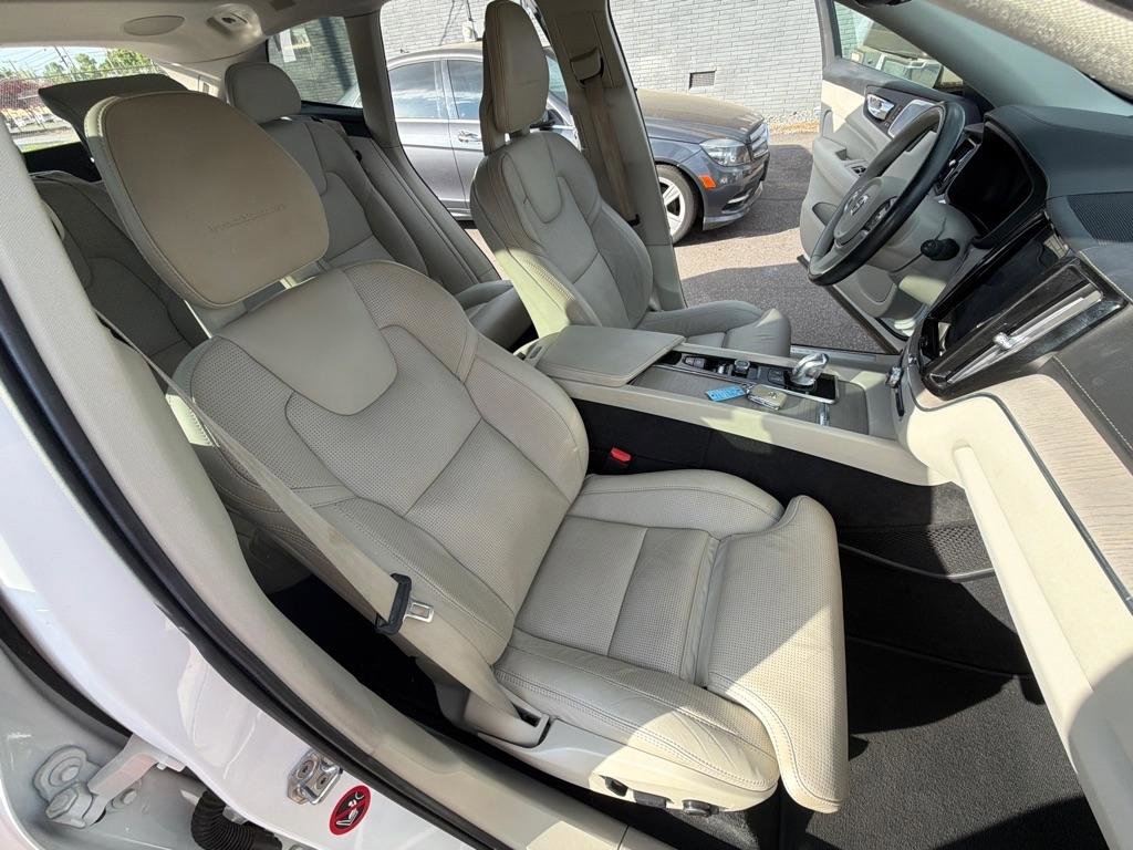 Used 2018 Volvo XC60 T8 Inscription w/ Luxury Seat Package AWD/4WD image 30