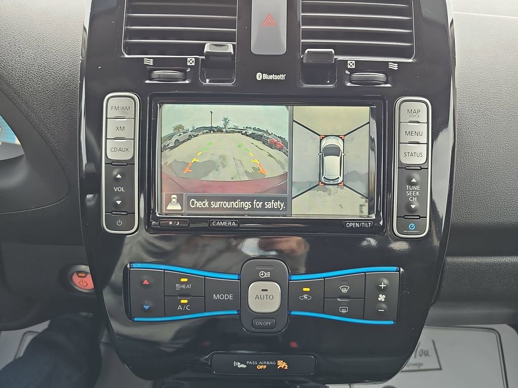 Used 2014 Nissan Leaf SV w/ LED & Quick Charge Package image 25