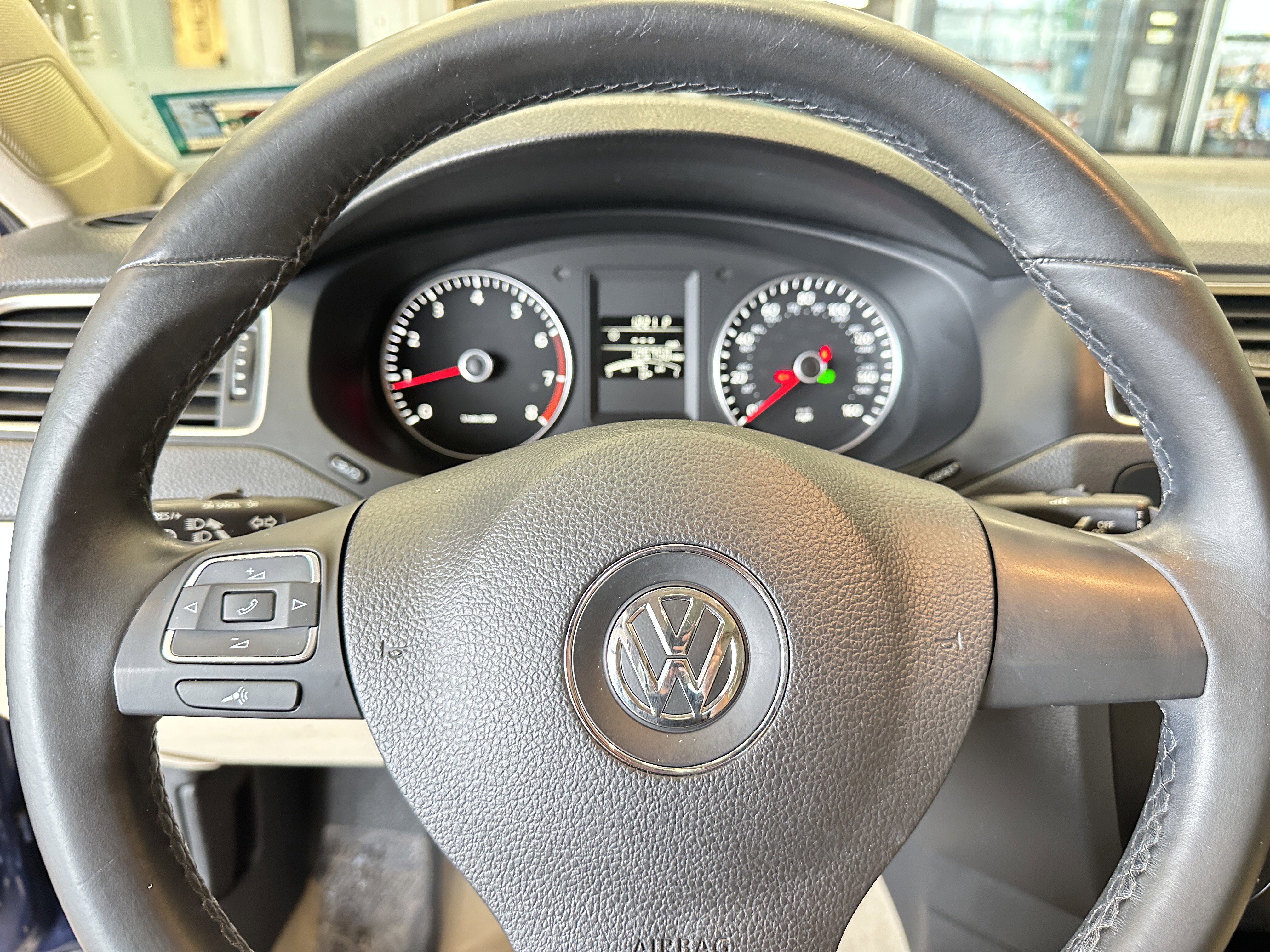 Used 2014 Volkswagen Jetta SE image 25