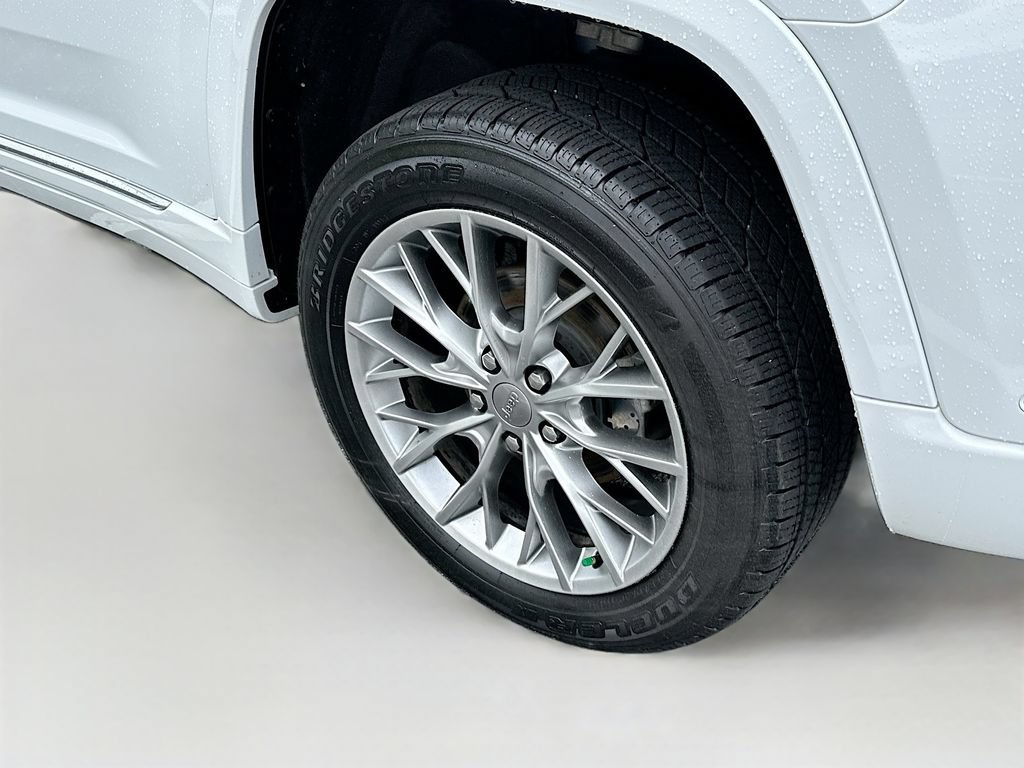 Used 2022 Jeep Grand Cherokee Summit AWD/4WD image 39