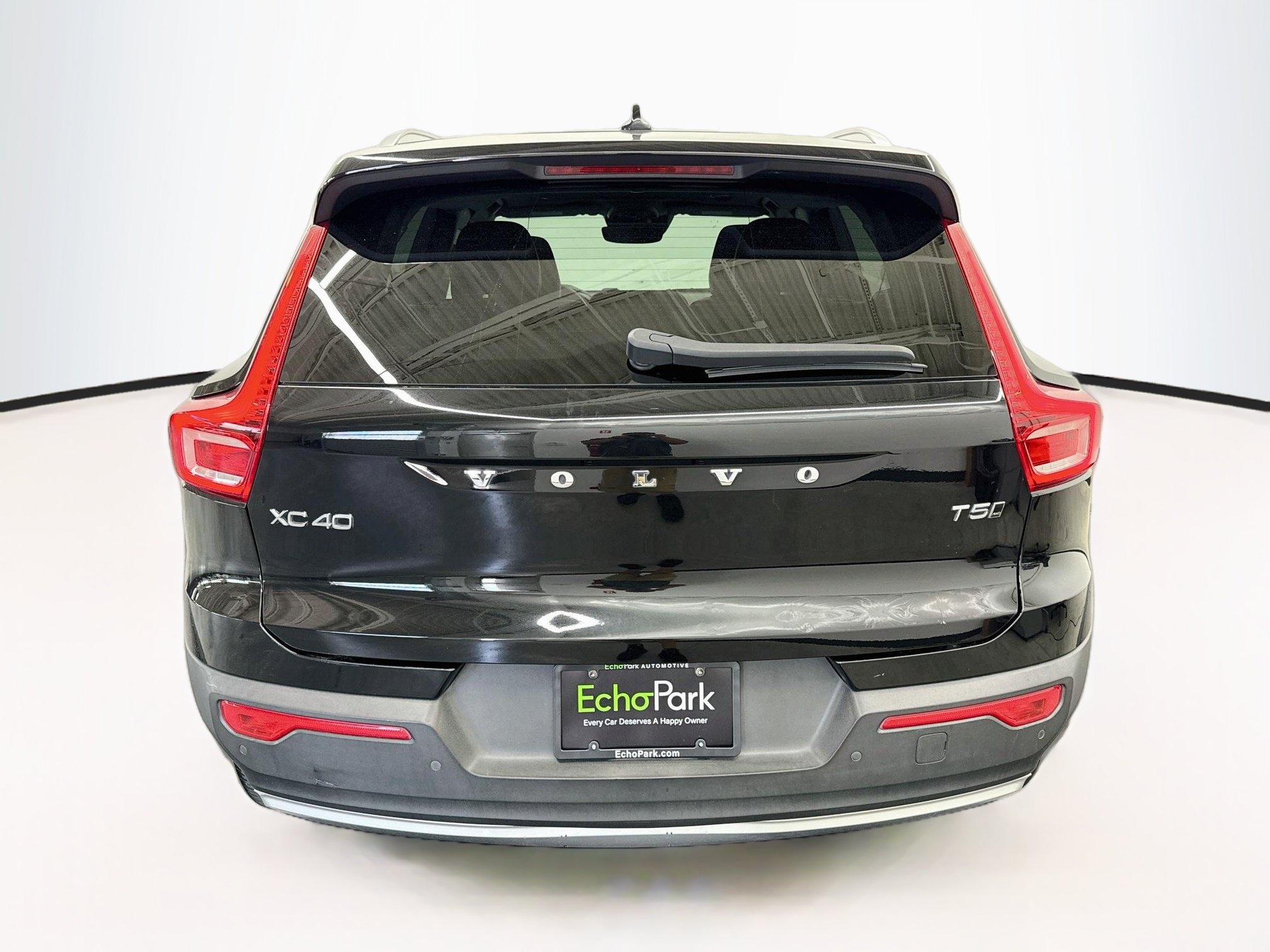 Used 2022 Volvo XC40 T5 Momentum AWD/4WD image 7