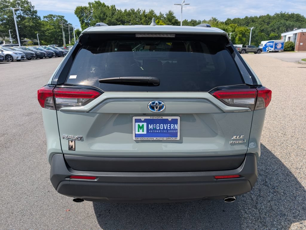 Used 2021 Toyota RAV4 XLE w/ Convenience Package AWD/4WD image 4
