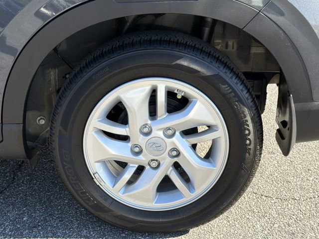 Used 2024 Hyundai Venue SE image 19