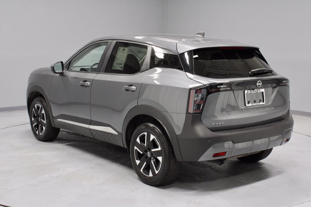 Certified 2025 Nissan Kicks SV AWD/4WD image 9